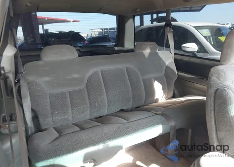 1999 Chevrolet Tahoe из США, поврежденный, VIN 3GNEC18R8XG231053